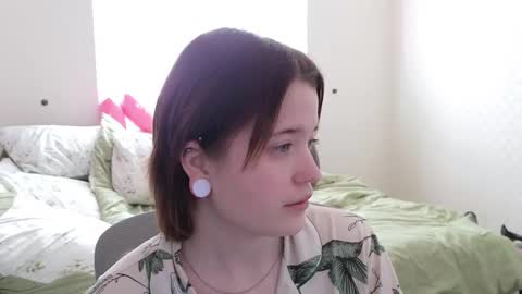 Snapshot of meowki4 chatting on 11-04-25, 07:51 meowme online show from 11-04-25, 07:51