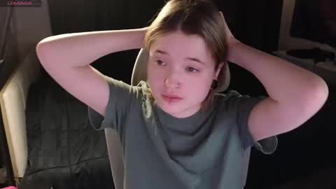 Snapshot of meowki4 chatting on 02-23-26, 12:30 meowme online show from 02-23-26, 12:30