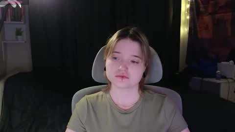 Snapshot of meowki4 chatting on 02-26-26, 08:52 meowme online show from 02-26-26, 08:52