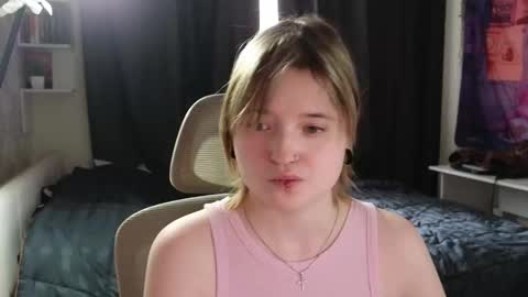 Snapshot of meowki4 chatting on 03-04-26, 05:24 meowme online show from 03-04-26, 05:24