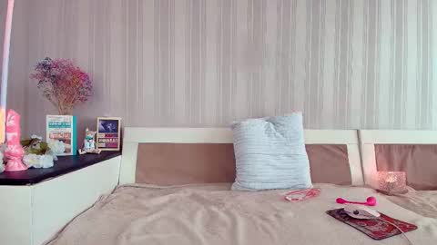 Snapshot of meowroslava chatting on 09-26-25, 01:04 meowroslava online show from 09-26-25, 01:04