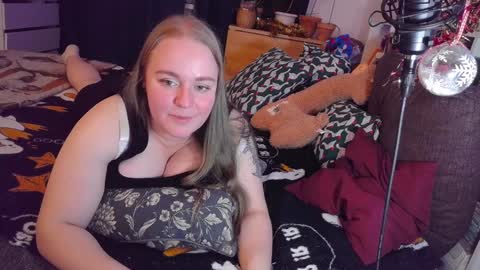 Snapshot of meowut chatting on 01-30-25, 11:24 Mary online show from 01-30-25, 11:24