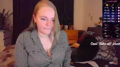 Snapshot of meowut chatting on 03-11-25, 11:15 Mary online show from 03-11-25, 11:15