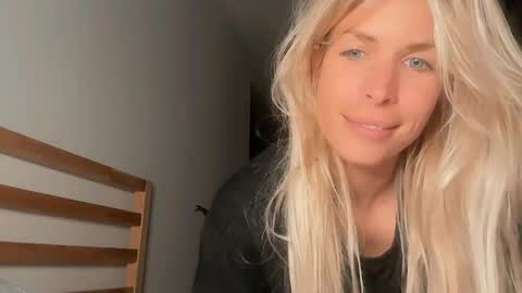 mer_kel online show from 04-17-26, 10:24