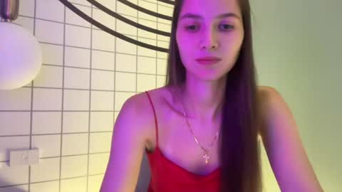 Snapshot of meralynn chatting on 06-18-26, 01:26 LEVA online show from 06-18-26, 01:26
