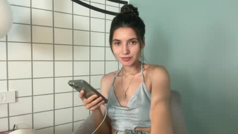 Snapshot of meralynn chatting on 06-24-26, 08:57 LEVA online show from 06-24-26, 08:57