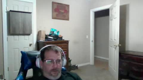 Snapshot of mercer1977 chatting on 07-03-26, 11:38 mercer1977 online show from 07-03-26, 11:38
