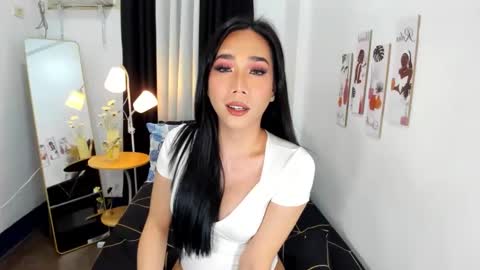 Snapshot of mereselaurelts chatting on 09-24-25, 05:22 MereseLaurelTS online show from 09-24-25, 05:22