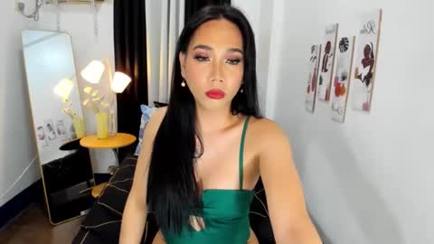 Snapshot of mereselaurelts chatting on 10-11-25, 08:18 MereseLaurelTS online show from 10-11-25, 08:18