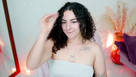 Snapshot of merida_bell18 chatting on 05-14-26, 10:16 Merida Bell online show from 05-14-26, 10:16