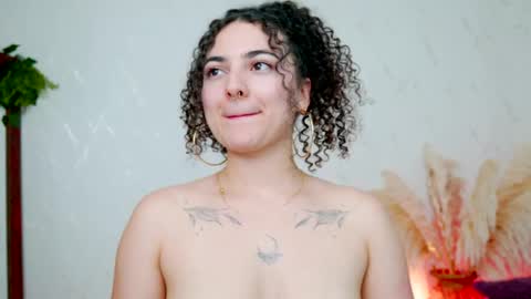 Snapshot of merida_bell18 chatting on 05-15-26, 10:50 Merida Bell online show from 05-15-26, 10:50