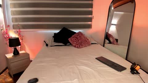 Merida  online show from 12-15-25, 01:04