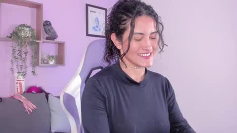 Snapshot of meridafox_ chatting on 09-13-25, 11:54 MERI online show from 09-13-25, 11:54