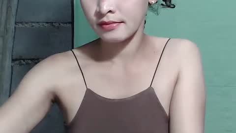 Snapshot of merietiny chatting on 02-20-25, 12:15 merietiny online show from 02-20-25, 12:15