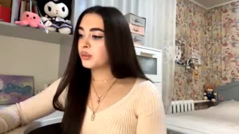 Enni online show from 11-26-25, 05:25