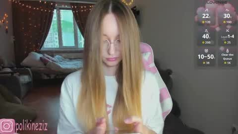Snapshot of merryl_clark chatting on 04-30-26, 04:24 Sara online show from 04-30-26, 04:24