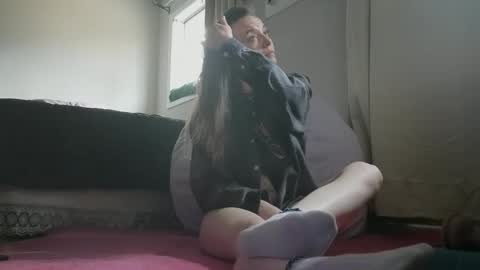 Snapshot of messyaftermidnight chatting on 02-14-26, 10:28 Dainty online show from 02-14-26, 10:28