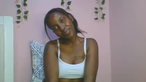 Snapshot of messyluna chatting on 06-22-26, 09:12 meggy and bree online show from 06-22-26, 09:12