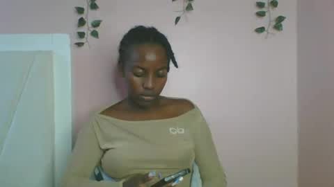 Snapshot of messyluna chatting on 06-25-26, 09:14 meggy and bree online show from 06-25-26, 09:14