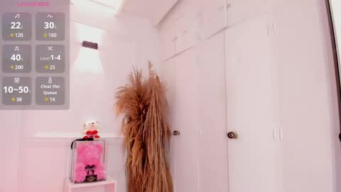 Snapshot of metal_doll chatting on 12-06-24, 06:17 online show from 12-06-24, 06:17