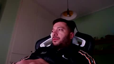 Snapshot of metalic18 chatting on 10-06-25, 05:16 FunnyTimeHere online show from 10-06-25, 05:16