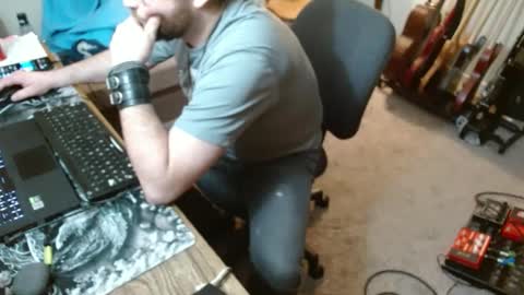 Snapshot of metalsharkk chatting on 03-03-25, 06:37 metalsharkk online show from 03-03-25, 06:37