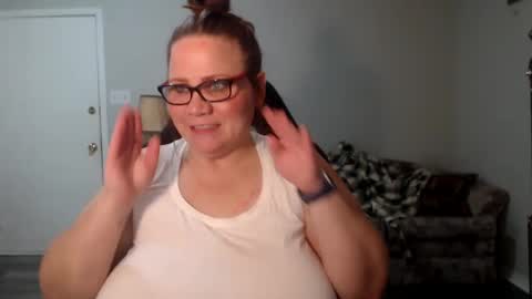 Mommy Jaxx online show from 12-20-24, 04:31