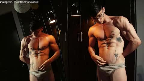 Snapshot of metatron_muscle chatting on 05-21-26, 10:39 Dany online show from 05-21-26, 10:39
