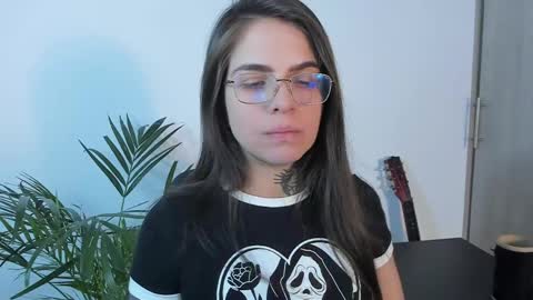 Snapshot of meurief chatting on 05-21-26, 01:01 Meurif online show from 05-21-26, 01:01