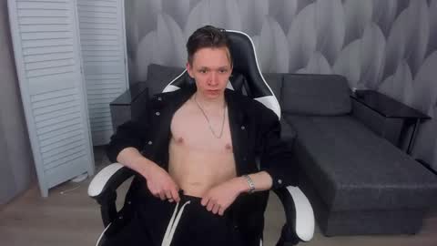 Snapshot of meverik_oushen chatting on 04-18-26, 05:44 MEVERIK OUSHEN online show from 04-18-26, 05:44