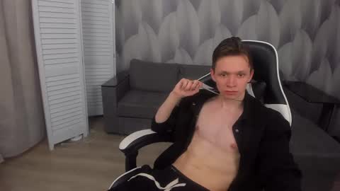 Snapshot of meverik_oushen chatting on 04-23-26, 01:46 MEVERIK OUSHEN online show from 04-23-26, 01:46