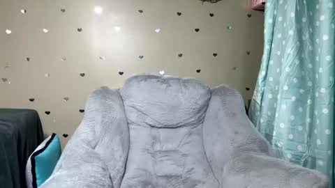 Snapshot of mezzy69 chatting on 12-11-24, 06:31 mezzy69 online show from 12-11-24, 06:31