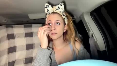 Snapshot of mezzy69 chatting on 01-06-25, 08:35 mezzy69 online show from 01-06-25, 08:35