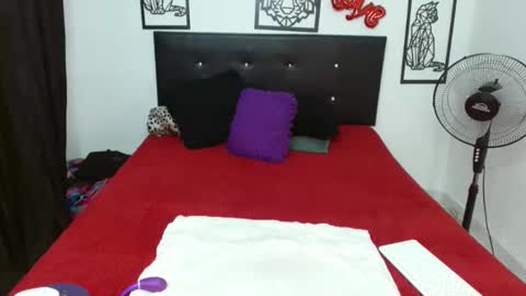 mhia1972 online show from 10-23-25, 03:33