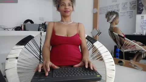 Snapshot of mhulattahot_ chatting on 02-11-25, 10:15 Mulata Spencer online show from 02-11-25, 10:15