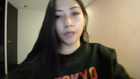 Snapshot of mia_112022 chatting on 12-27-24, 11:10 Mia zoe online show from 12-27-24, 11:10