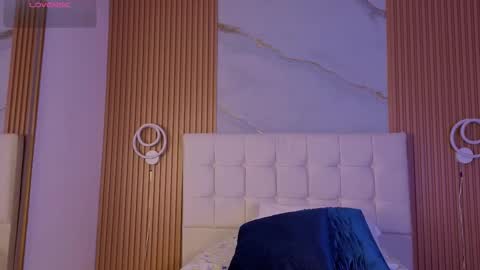 mia online show from 12-02-25, 01:11