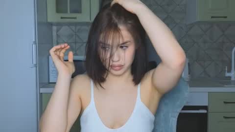 Mia online show from 03-07-25, 02:57