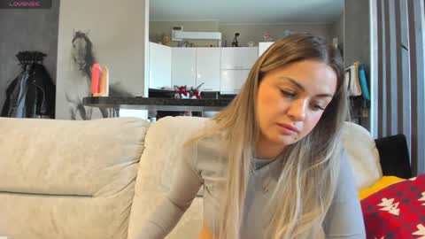 Mia online show from 05-20-26, 02:29