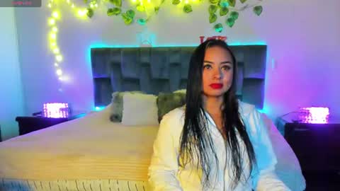 Snapshot of mia___velvet__ chatting on 07-17-26, 02:18 mia___velvet__ online show from 07-17-26, 02:18