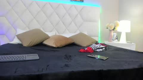 mia__bailey_ online show from 04-16-26, 03:07