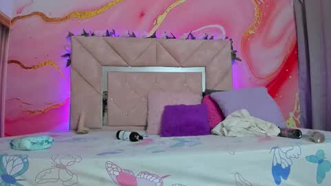 mia__blaze_ online show from 11-22-25, 03:05