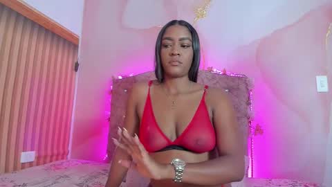 Snapshot of mia__robinson__ chatting on 11-06-25, 11:11 Mia online show from 11-06-25, 11:11