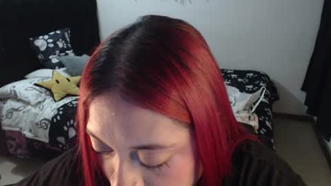 Snapshot of mia_adams_red chatting on 06-11-26, 12:32 mia online show from 06-11-26, 12:32