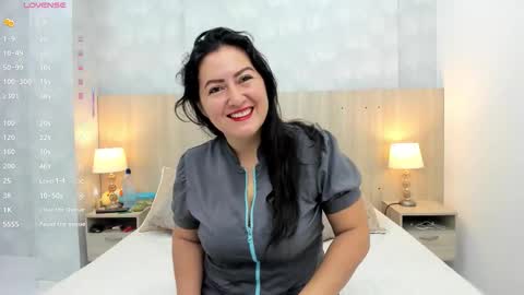 Mia Aristizabal online show from 10-21-25, 11:22
