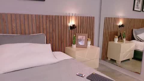 Mia Bellefort online show from 03-23-26, 07:51