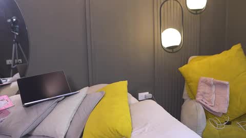 Belmont and Mia online show from 03-27-26, 07:02