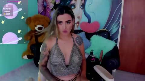 Snapshot of mia_bigtits_17 chatting on 05-09-26, 07:19 Mia online show from 05-09-26, 07:19