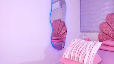 Snapshot of mia_collenss chatting on 06-26-26, 03:11 Mia online show from 06-26-26, 03:11