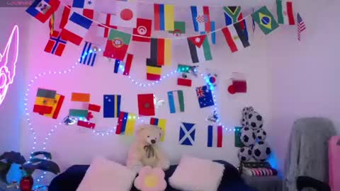 mia_cute_girl online show from 06-27-26, 11:59